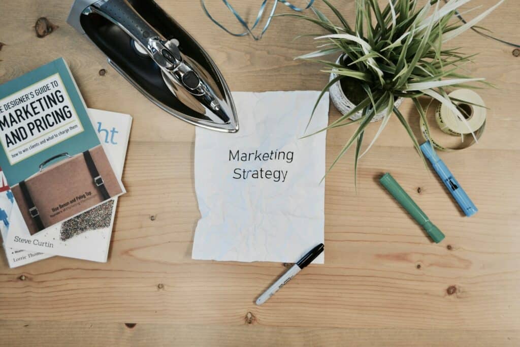 Positionnement produit white printing paper with Marketing Strategy text